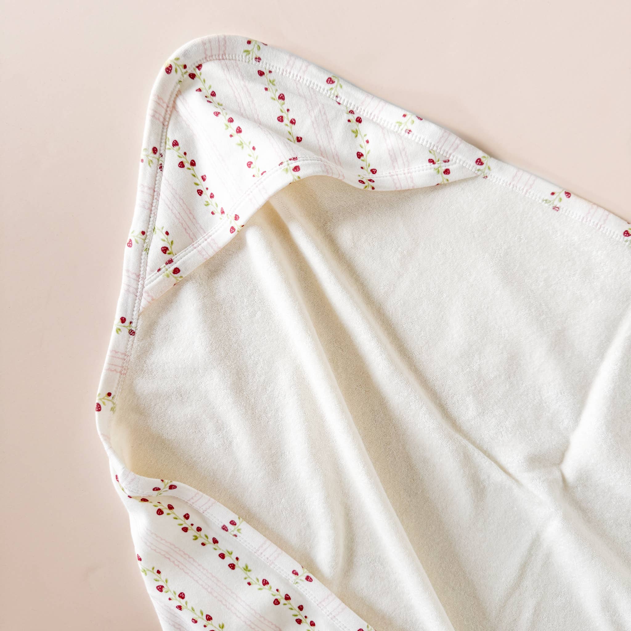 Hooded Towel (Strawberry Stripe)
