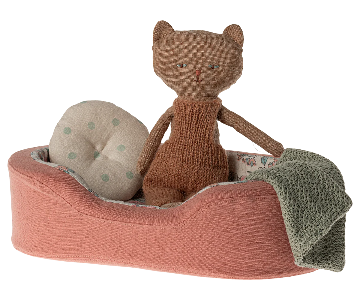 Small Cosy Basket (Coral)