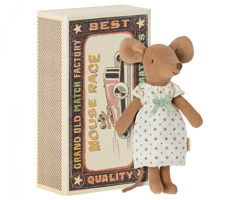 Big Sister Mouse in Box (Nightgown)