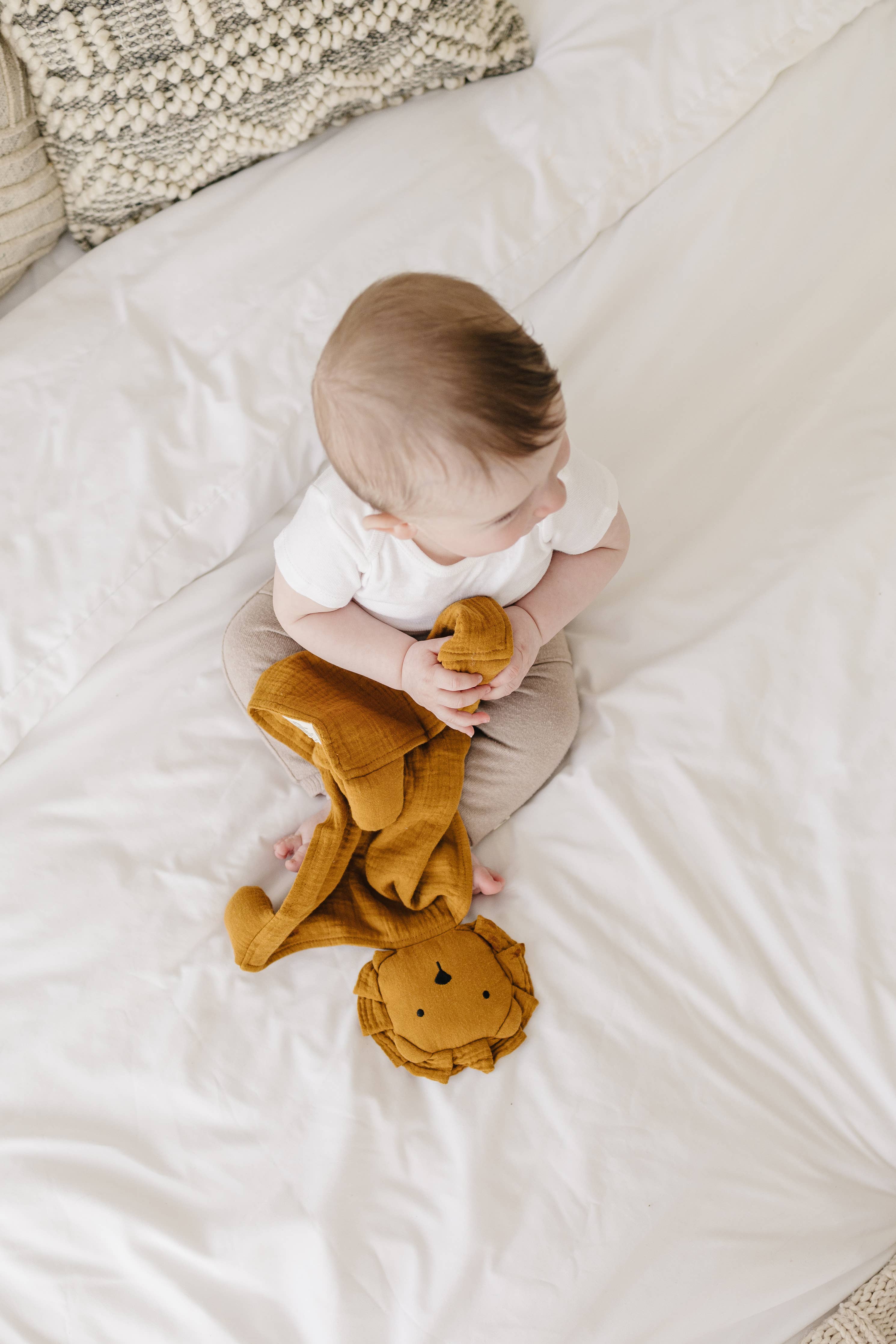 Lion Lovey Blanket (Toffee)