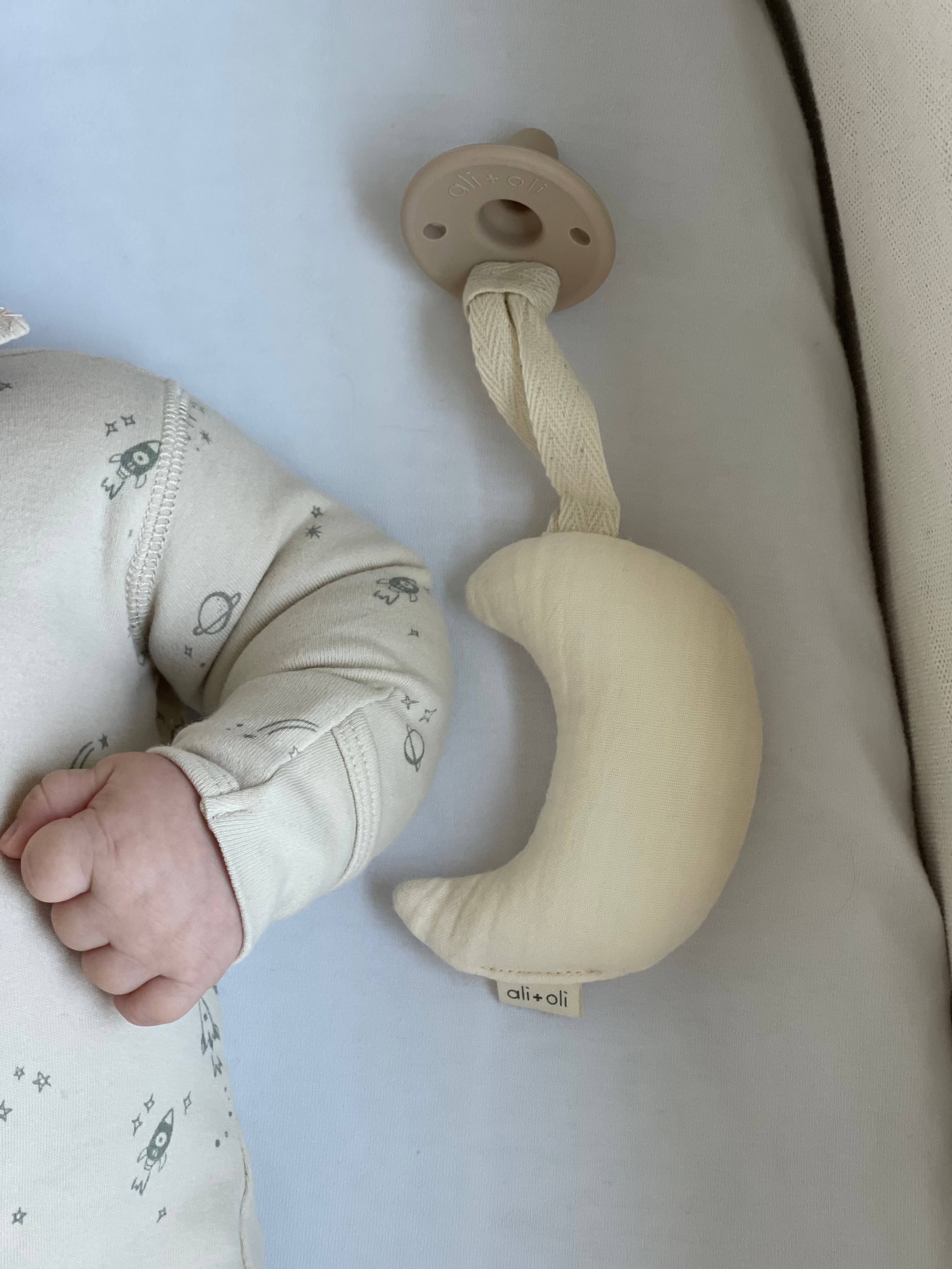 Moon Pacifier Holder (Muslin Ivory)