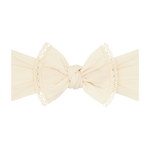 Trimmed Knot (Oatmeal Lace)