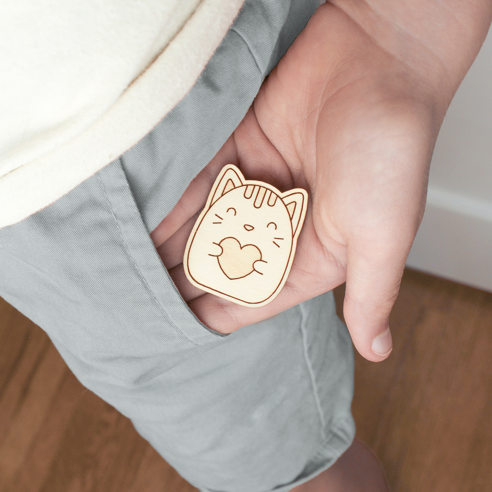 Wooden Pocket Hug (Dog)