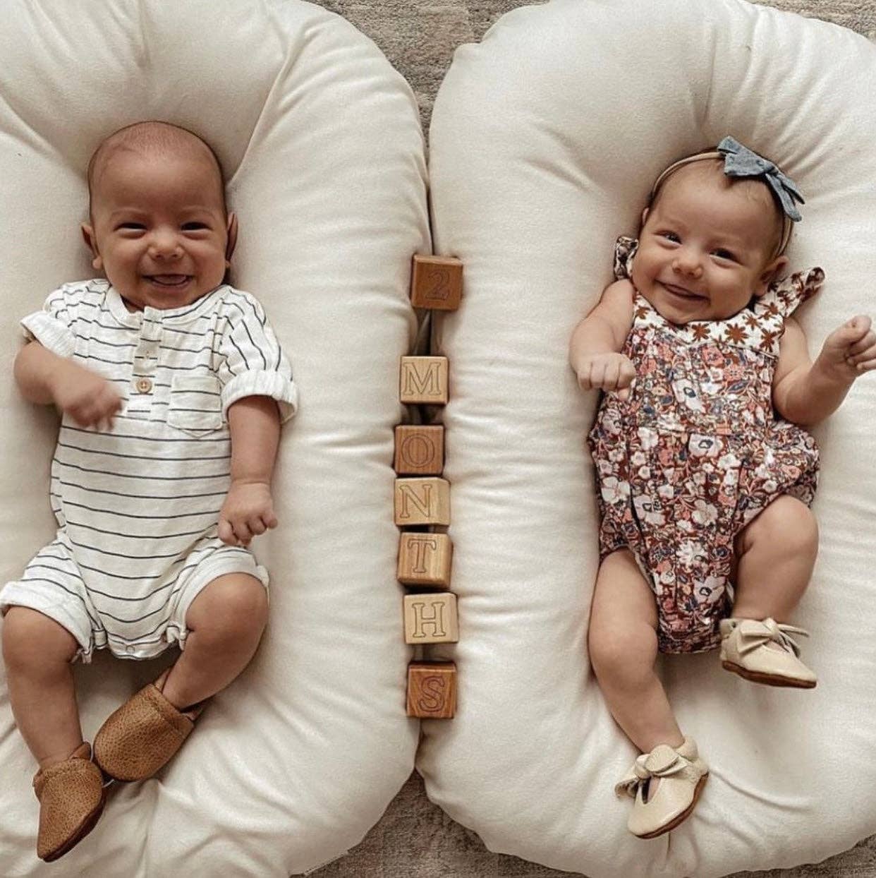Handmade Baby Bow Moccasins (Cream)