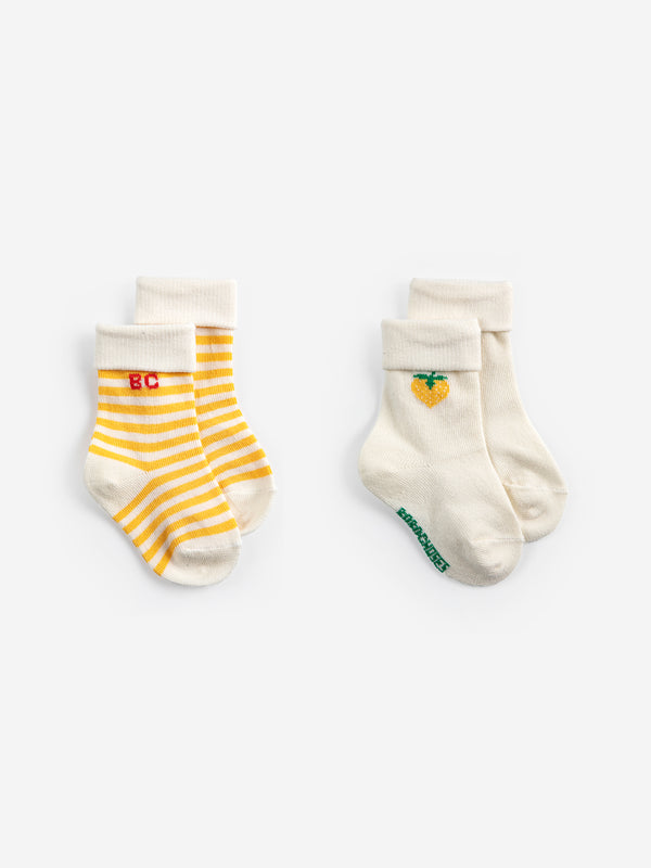 2-Pack Pixel Strawberry Short Socks (White)