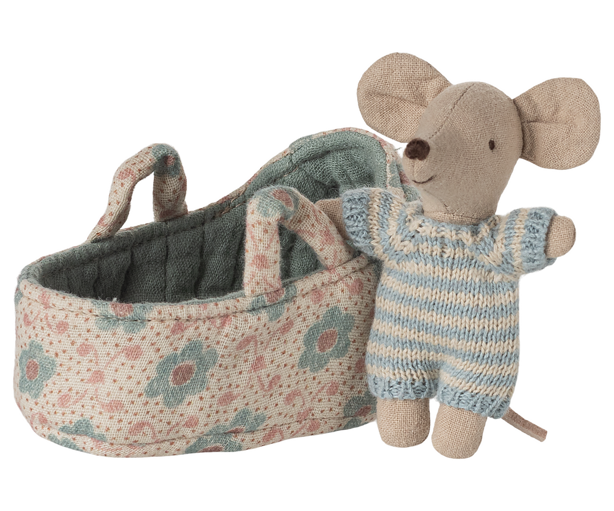 Baby Mouse in Carry Cot (Blue)