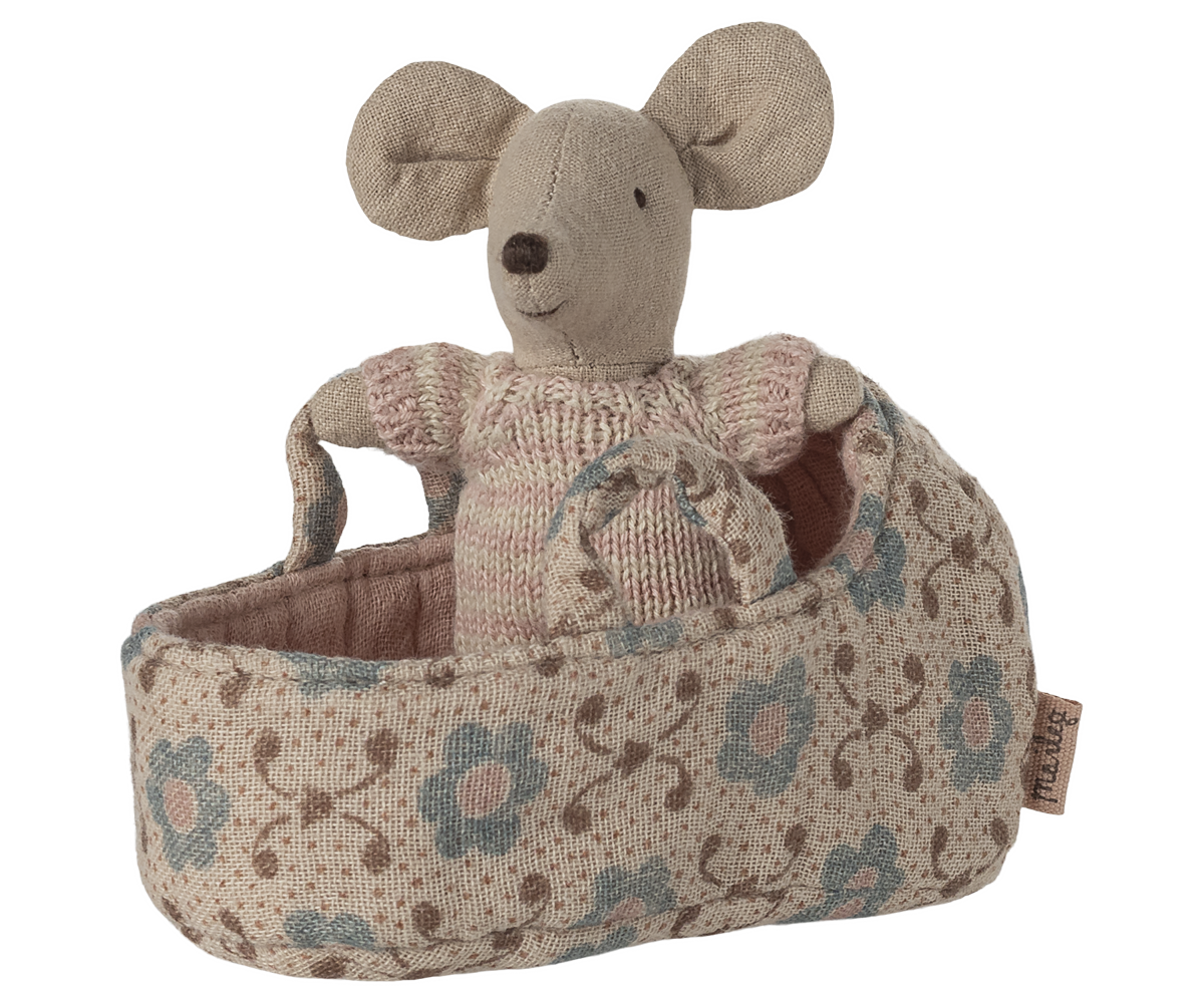Baby Mouse in Carry Cot (Rose)