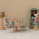 Oval dining table, Mouse (Nature)