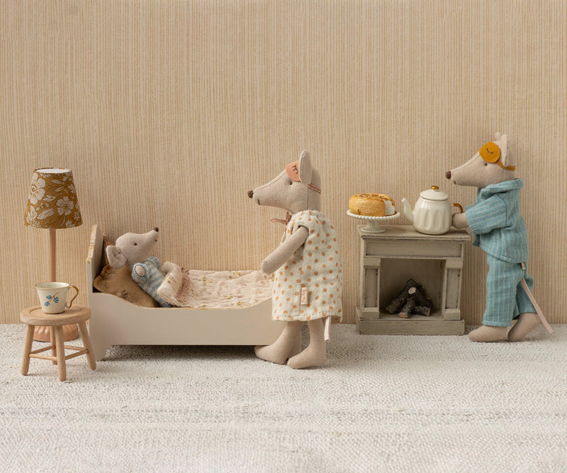 Bed, Mouse (Off White)
