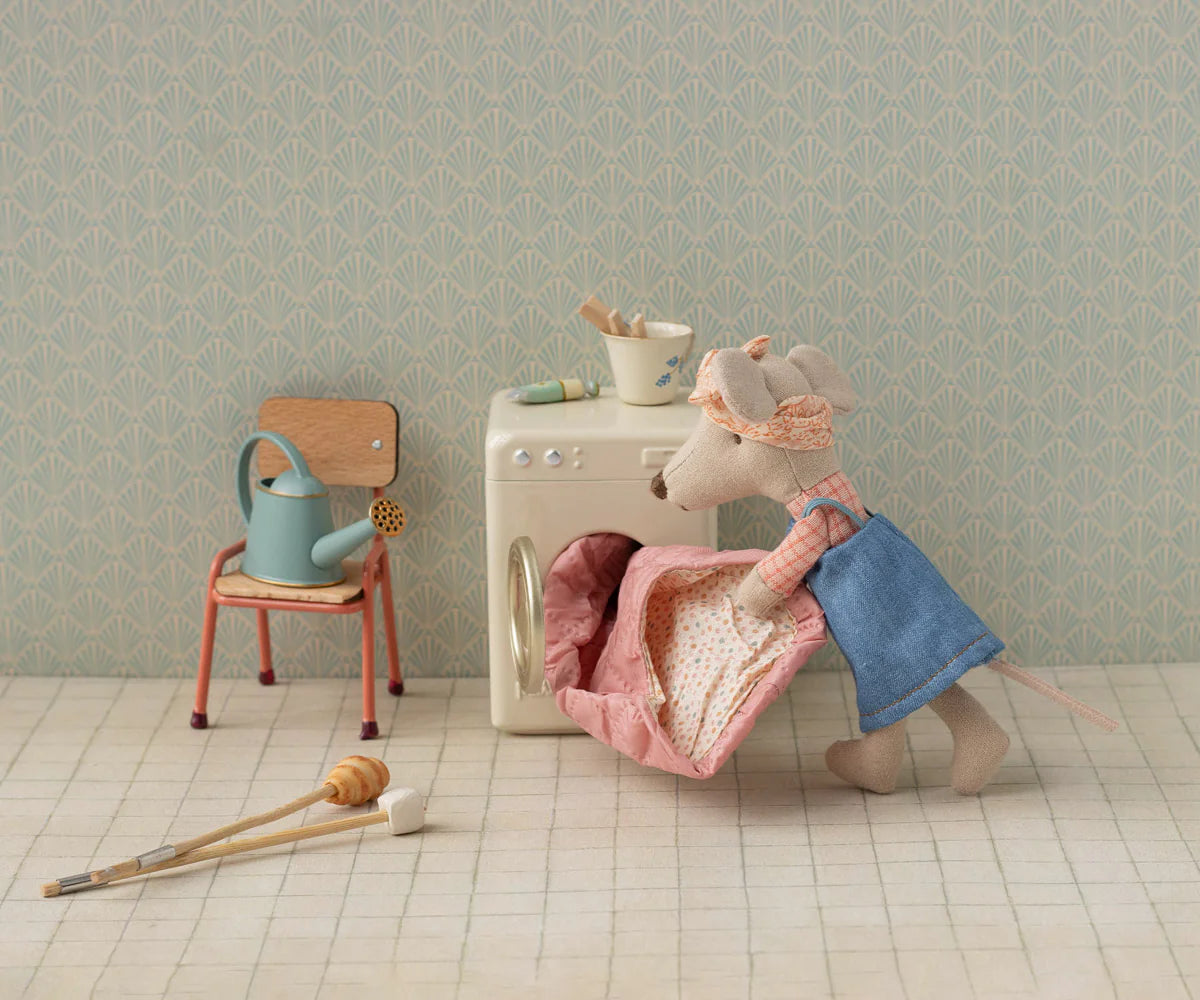Hiker Mouse, Big Sister (Dress)