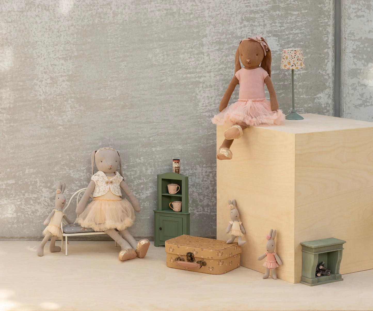 Micro Ballet Rabbit (Cream)