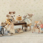Baby Mouse in Gown (Powder)