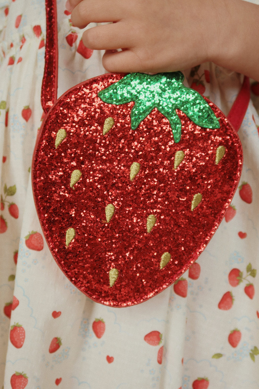 Tut Strawberry Shoulder Bag (Barbados Cherry)