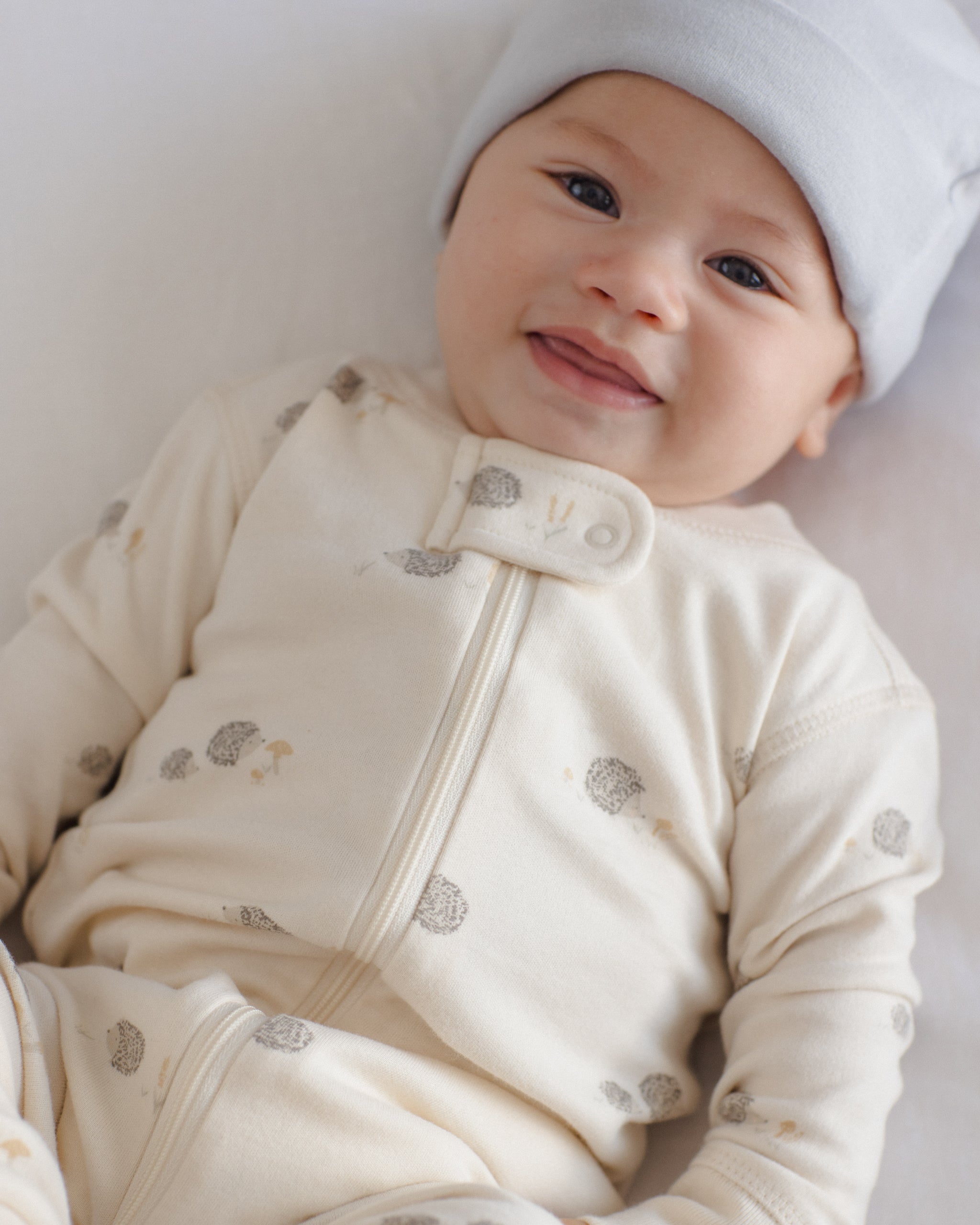 Knotted Baby Hat (Cloud)