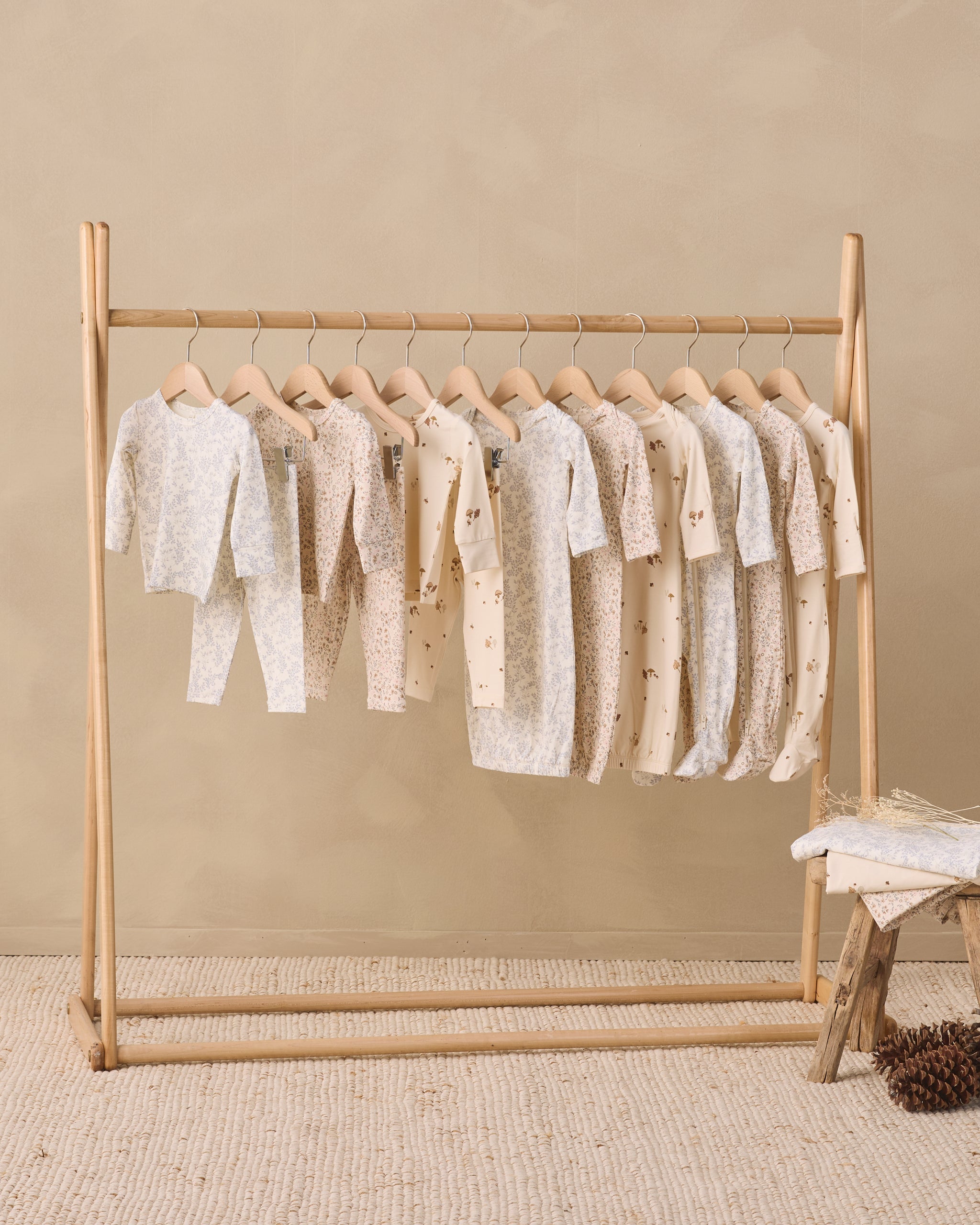 Bamboo Zip Footie (Cloud Floral)