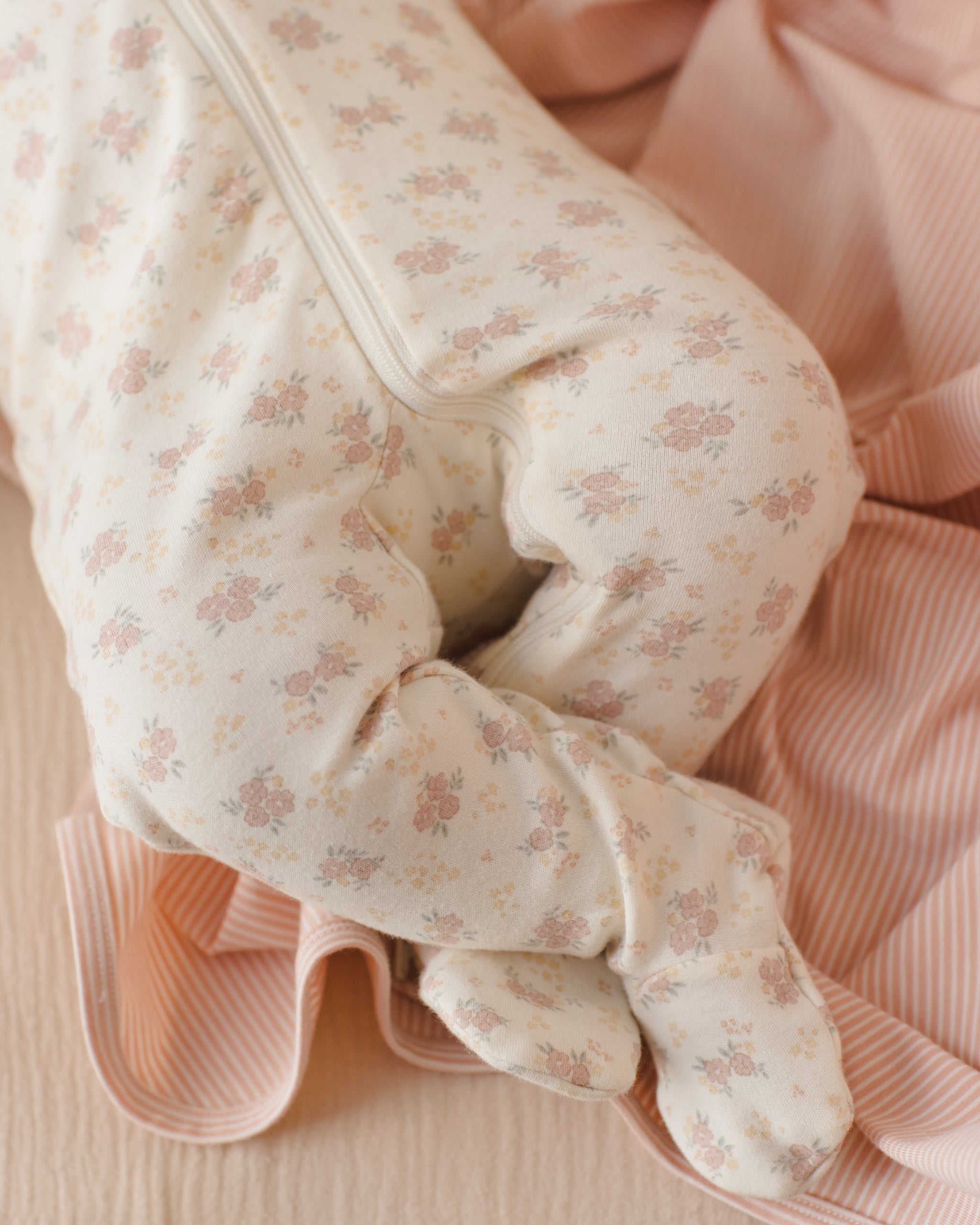 Zip Long Sleeve Sleeper Footie (Flower Field)