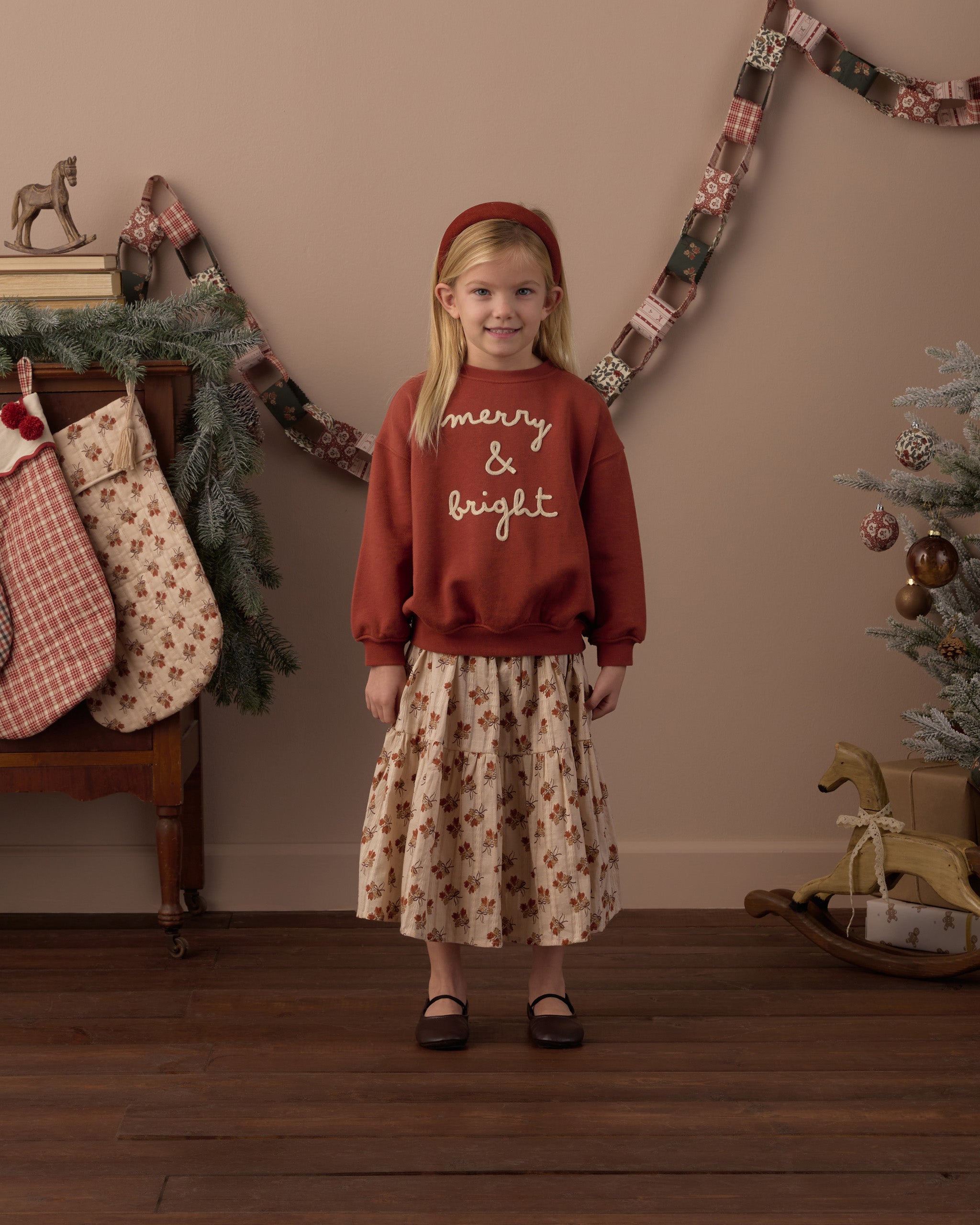 Relaxed Sweatshirt (Merry & Bright)