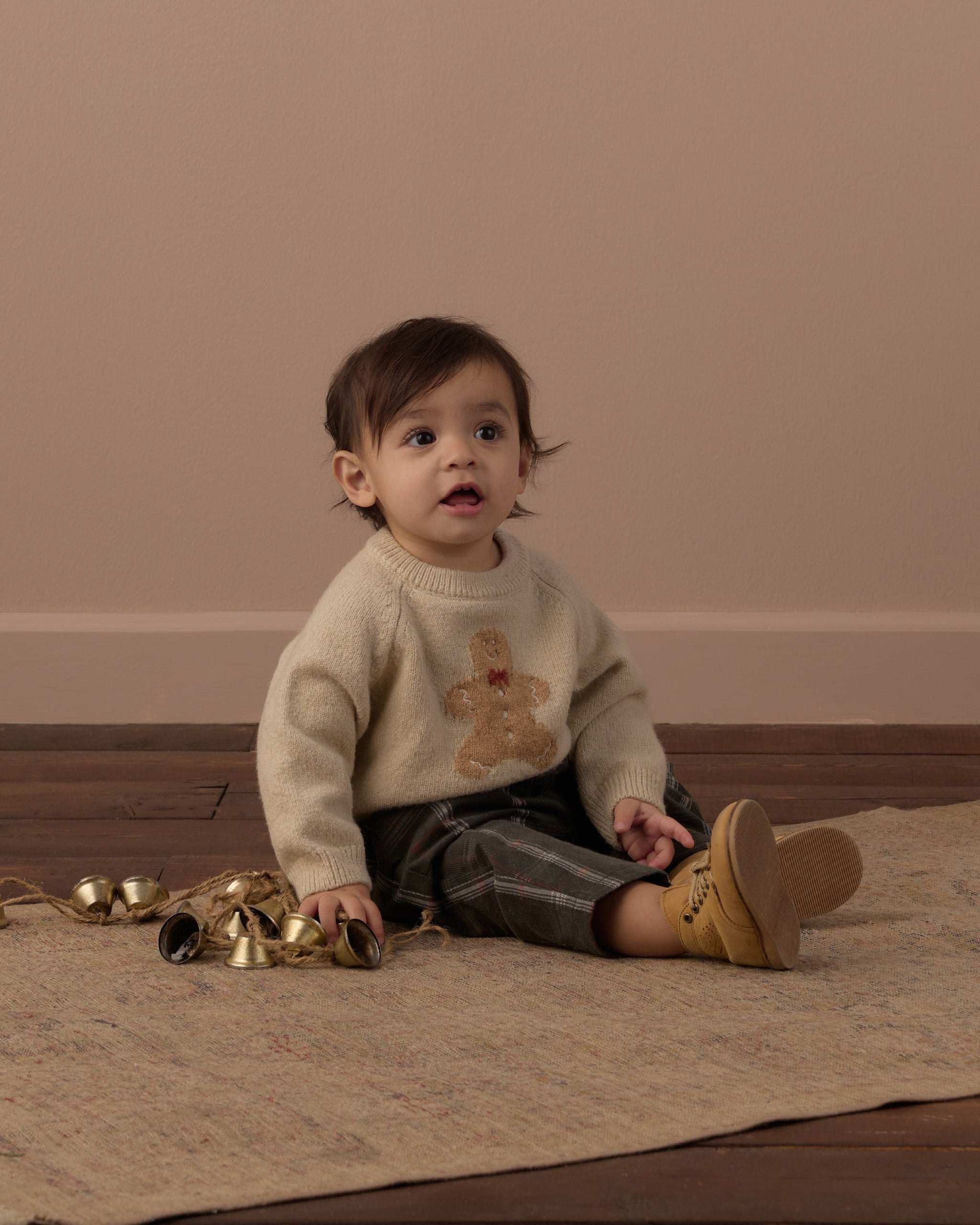 Relaxed Raglan Sweater (Gingerbread Man)