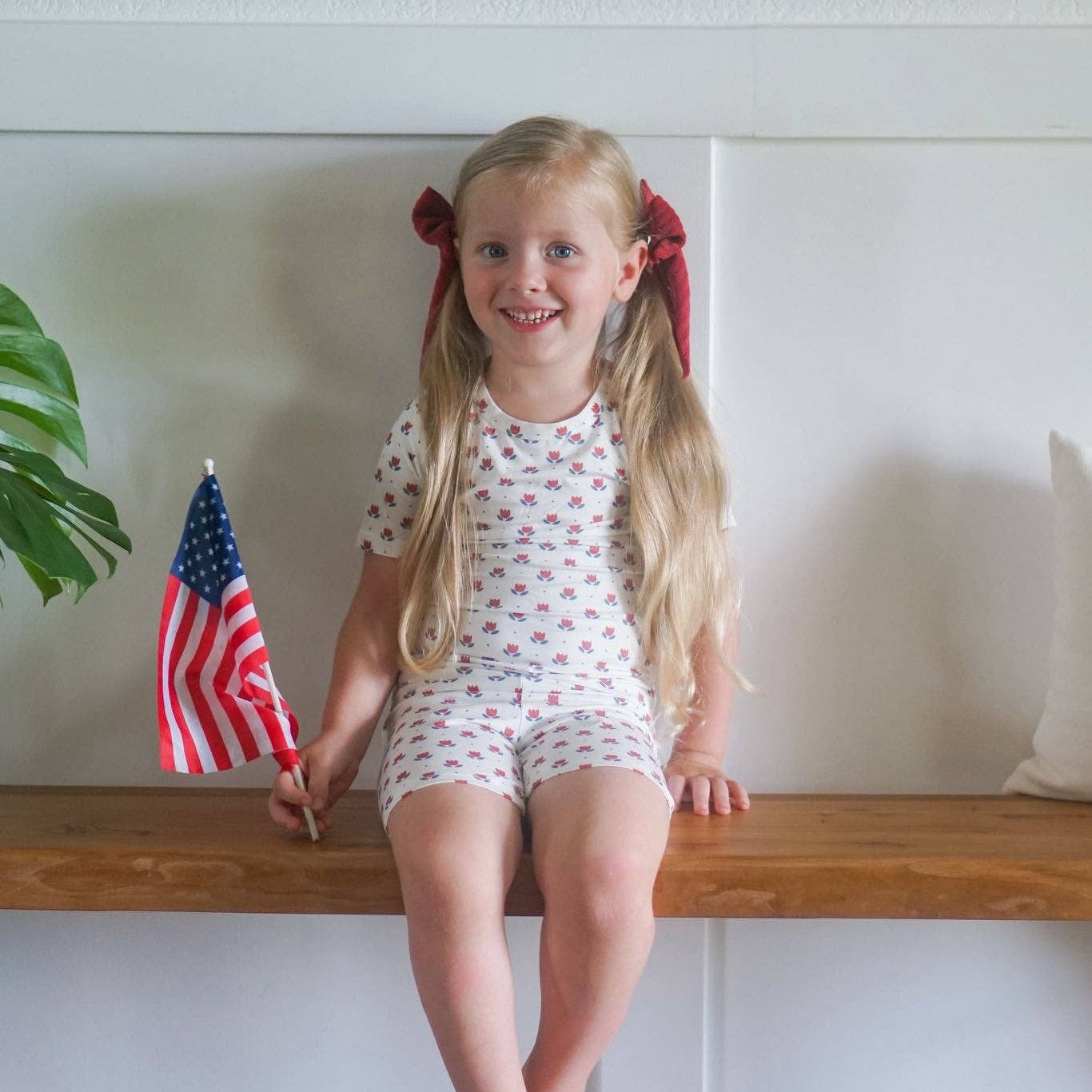 Short Sleeve Bamboo Pajamas (Red White & Blue Tulip)