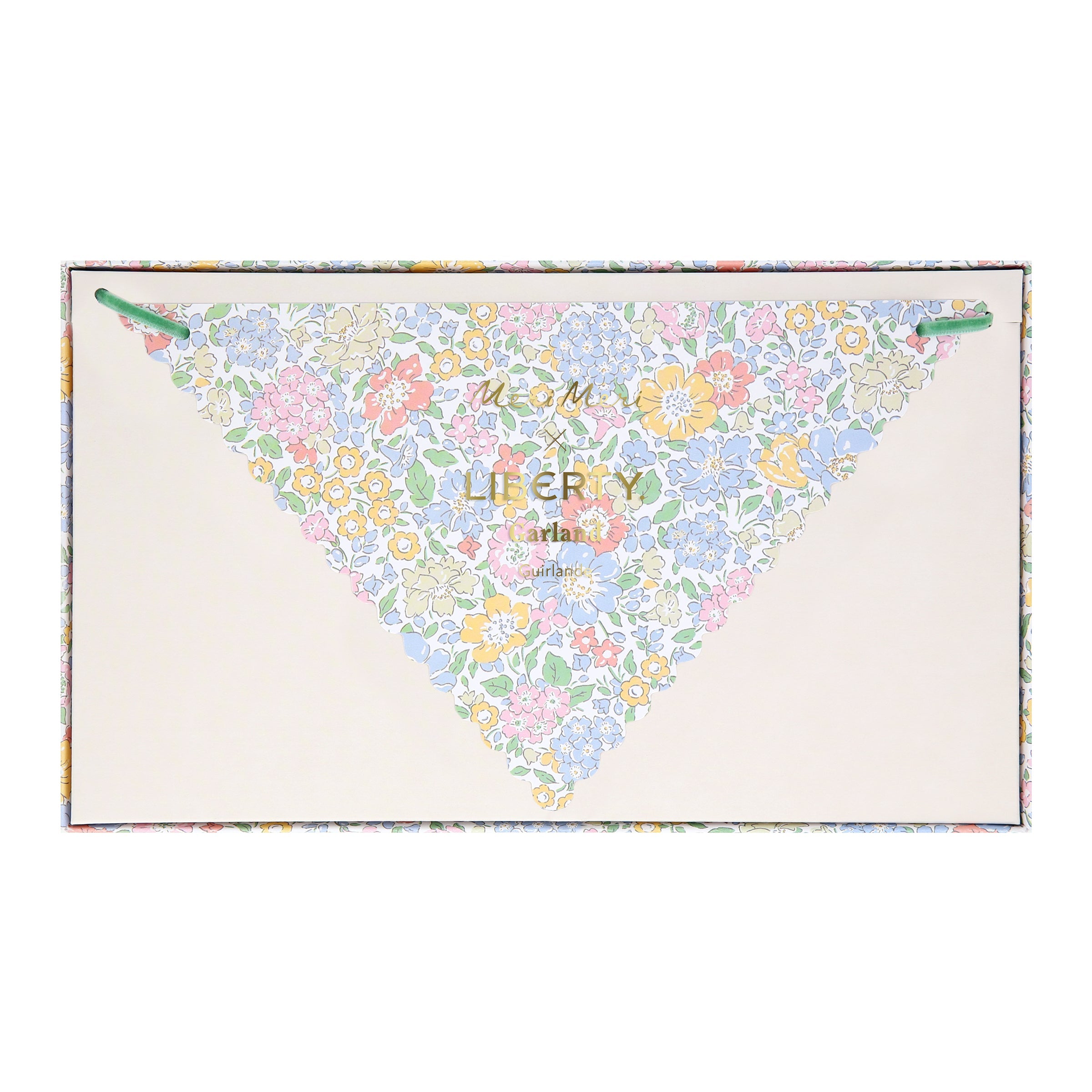 Liberty Scallop Edge Garland