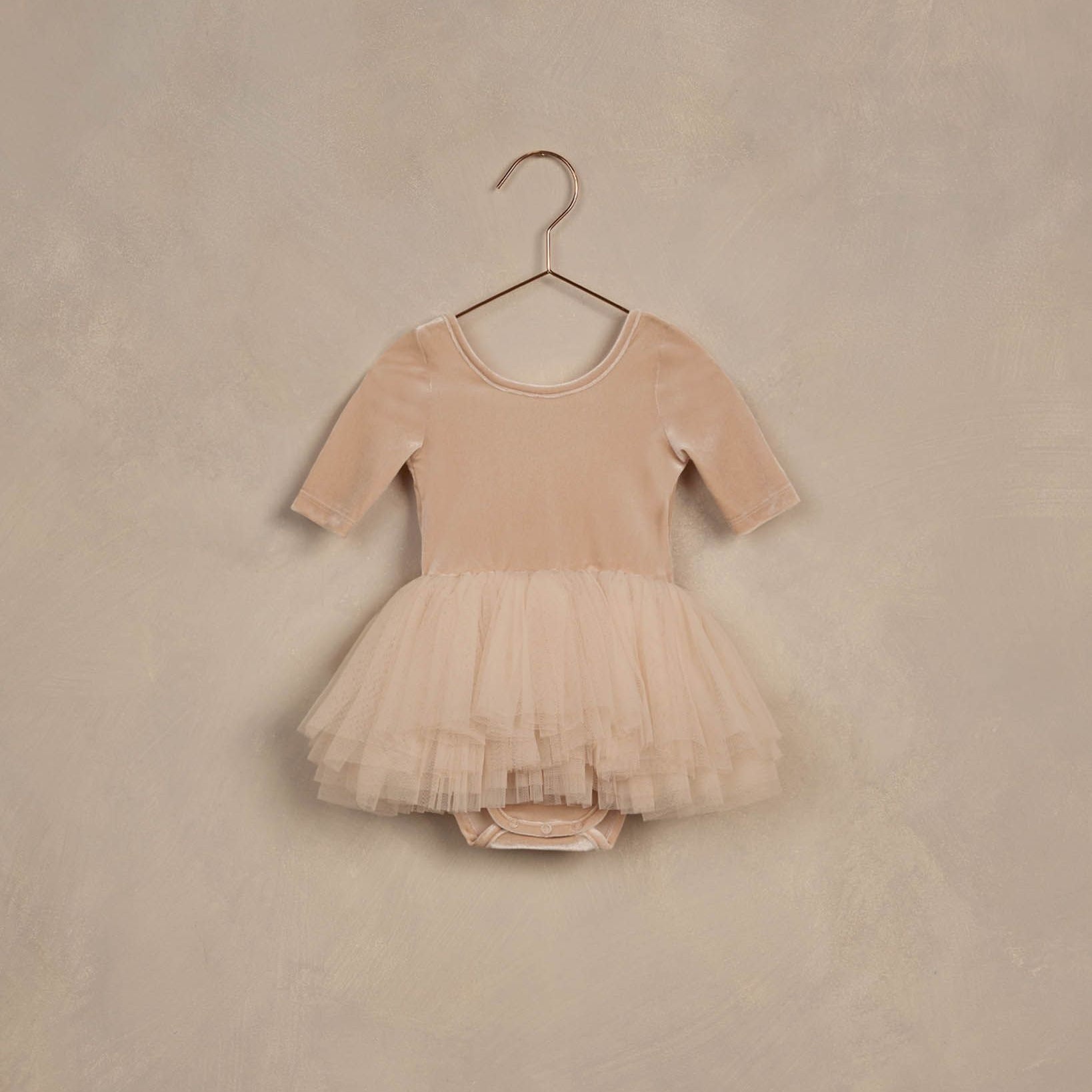 Thea Tutu (Antique)