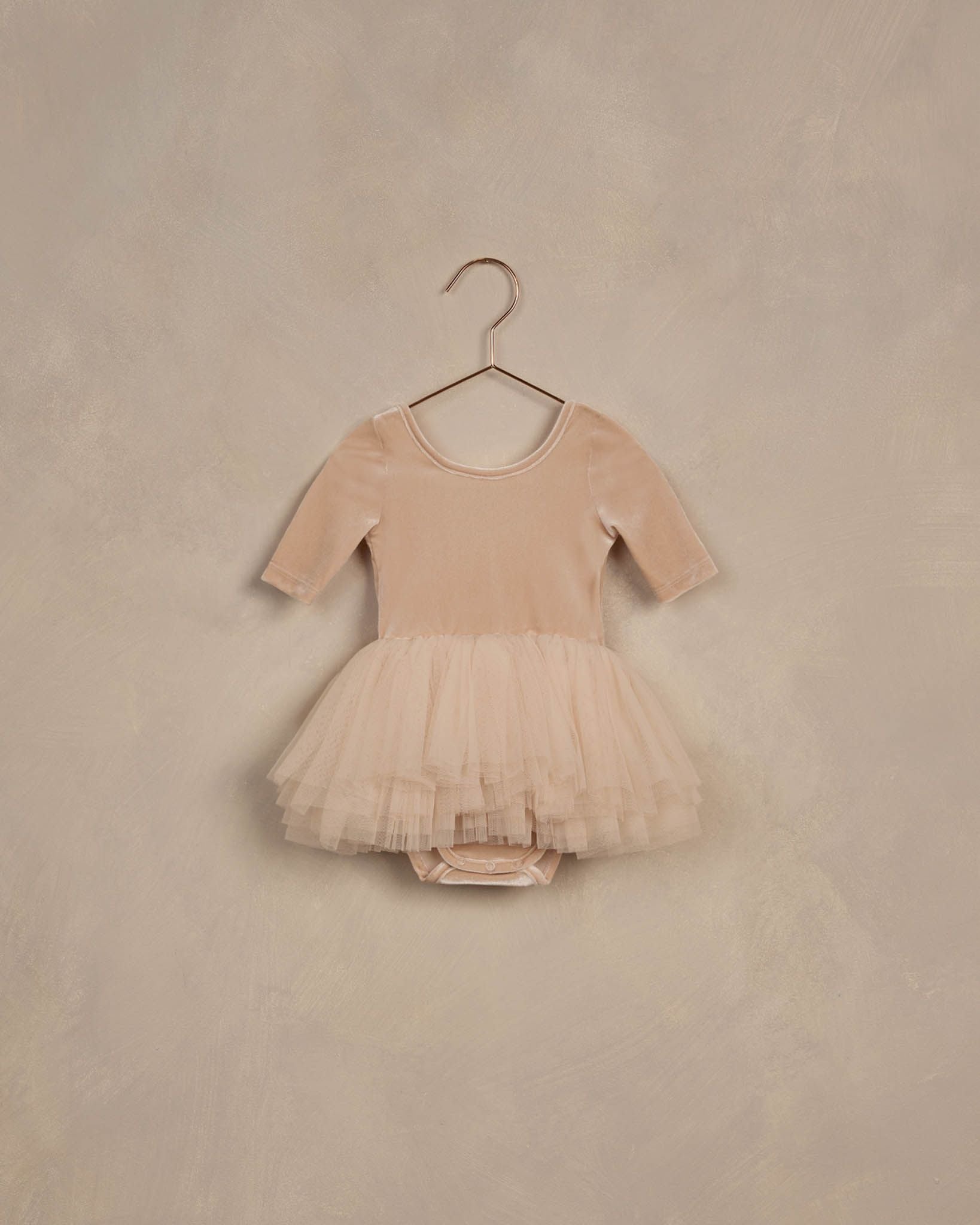 Thea Tutu (Antique)