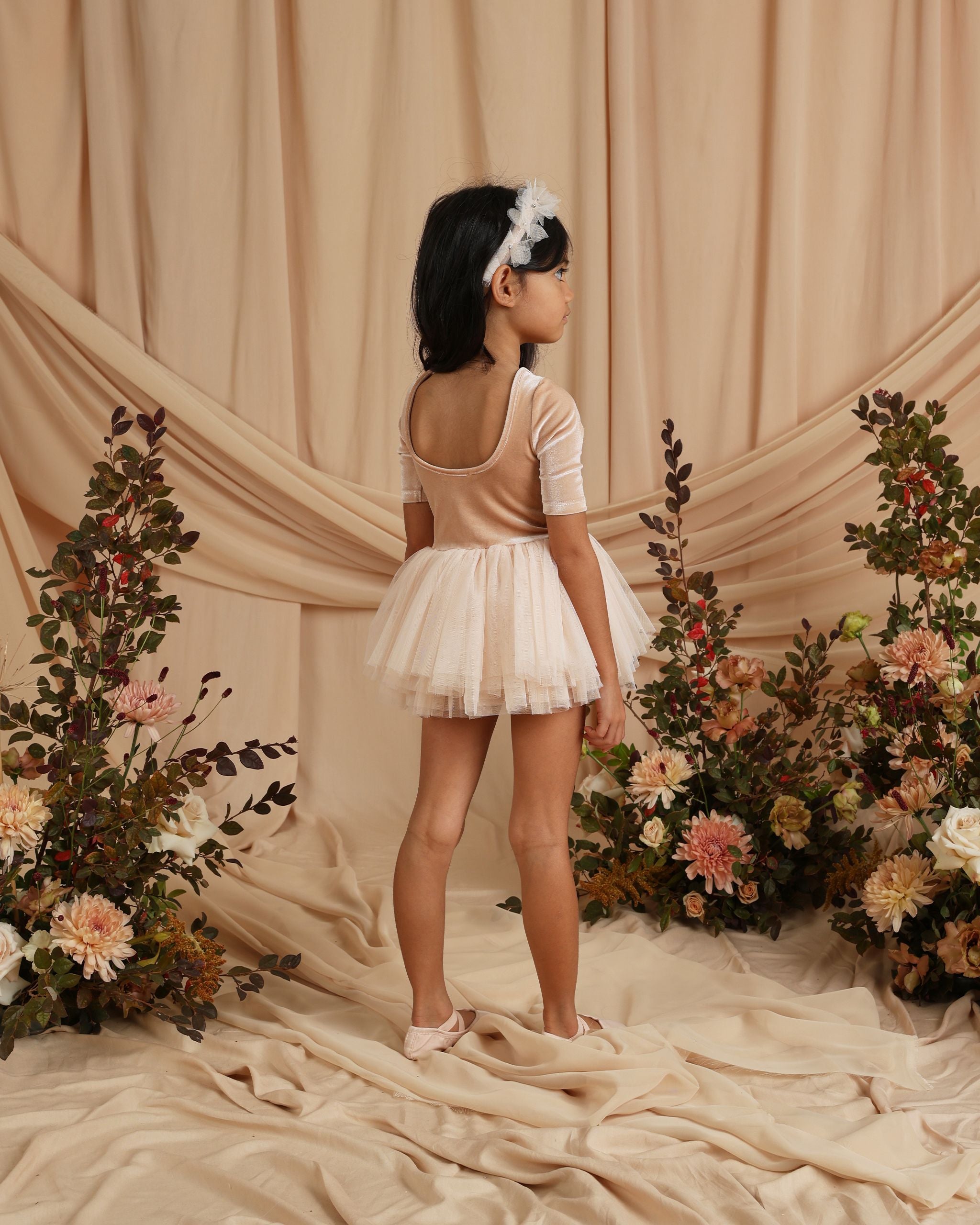 Thea Tutu (Antique)