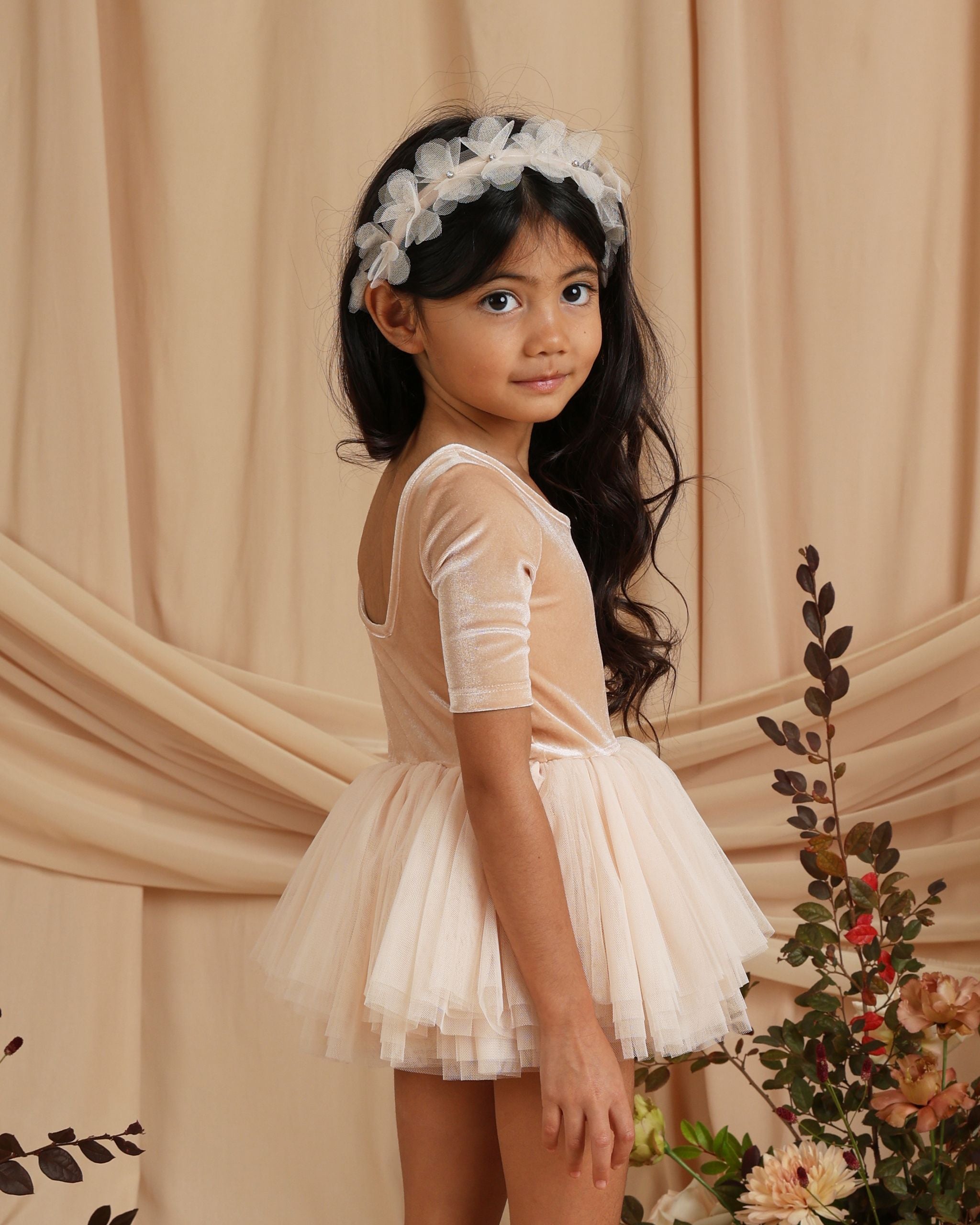 Thea Tutu (Antique)
